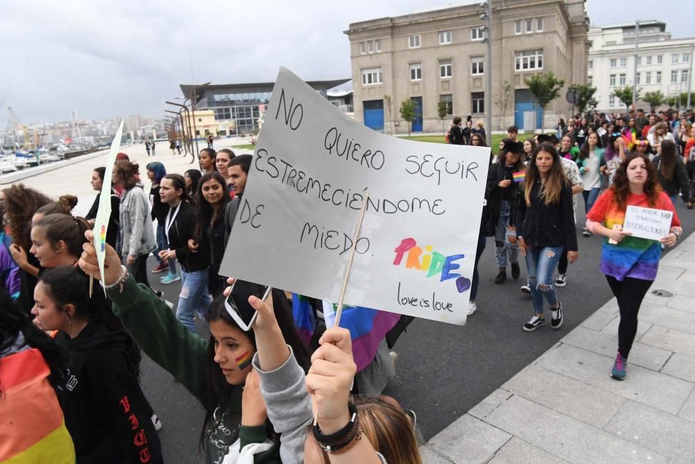 Banderas arcoiris engalanan A Coruña