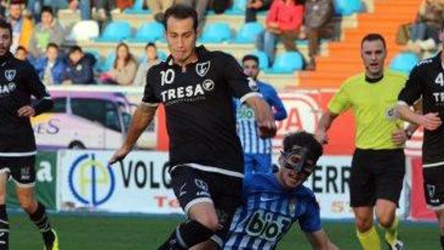 Álvaro Muñiz, nuevo jugador del Formentera, en un partido con el Lealtad.