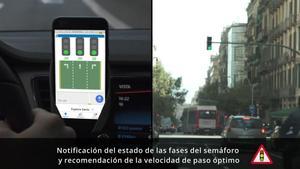 Demostracion de cómo la nueva ’app’ C-Mobile detecta si un semáforo se va a poner verde.