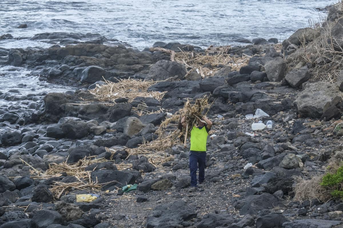Playa de Hoya del Pozo en Telde tras las lluvias que afectaron a Canarias
