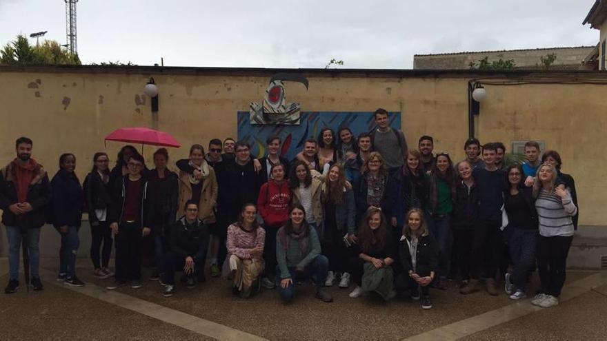Estudiantes de catalán siguen los pasos de Llull