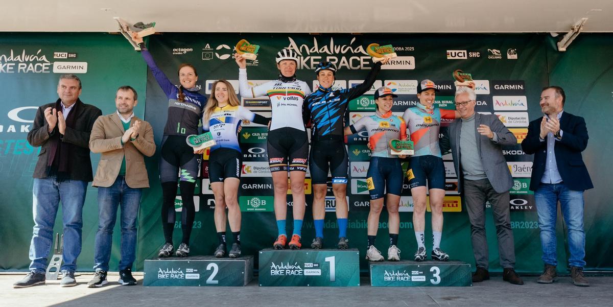 Podio femenino de la Andalucía Bike Race.