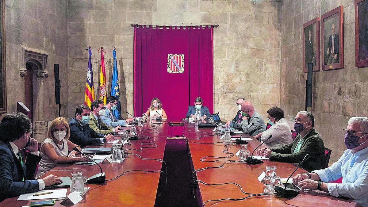 Encuentro que abrió la negociación de los ERTE en Palma de Mallorca.