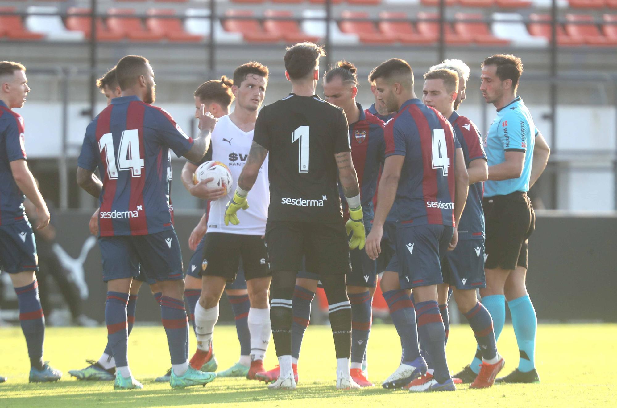 Intensidad y carácter durante el Valencia - Levante