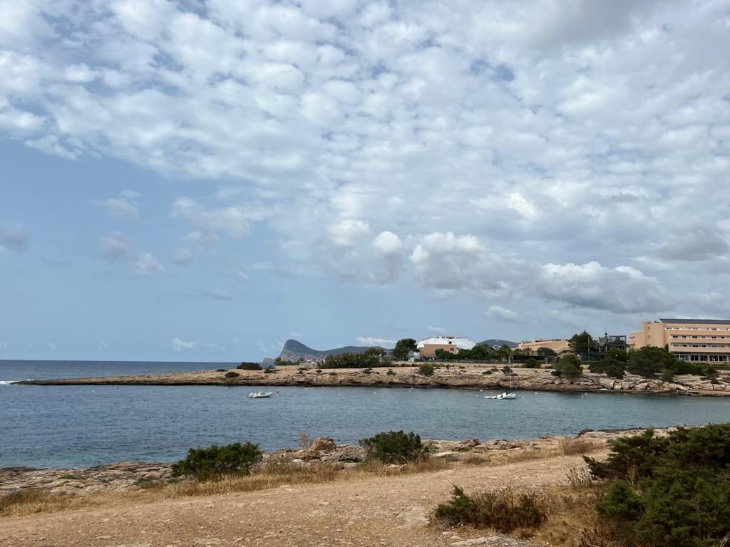 Fondeo ilegal frente a la orilla de Port des Torrent