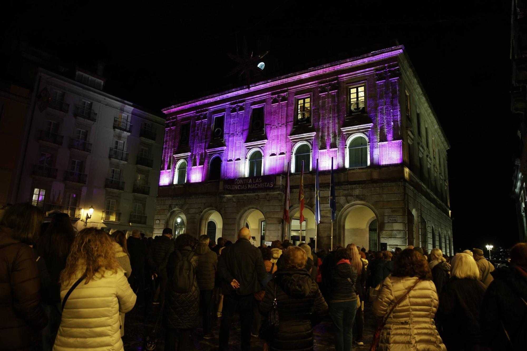 La concentración por el 25N en Gijón, en imágenes