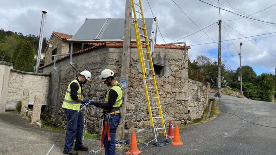 Inicio de la instalación de banda ancha en Ledoño