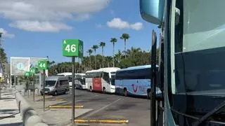 Granadilla solicita a Aena que dé marcha atrás en el 'tasazo' a las guaguas