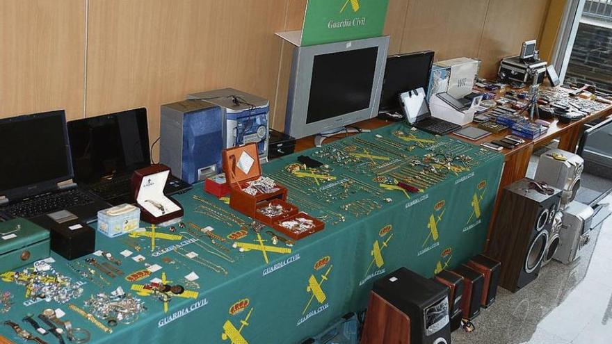 Material robado intervenido a este grupo en 2013. Guardia Civil