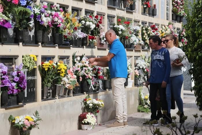 Día de Todos los Santos en el cementerio de Lorca