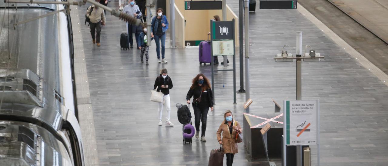 Los médicos, inquietos ante una posible &quot;huida masiva&quot; de madrileños a Asturias