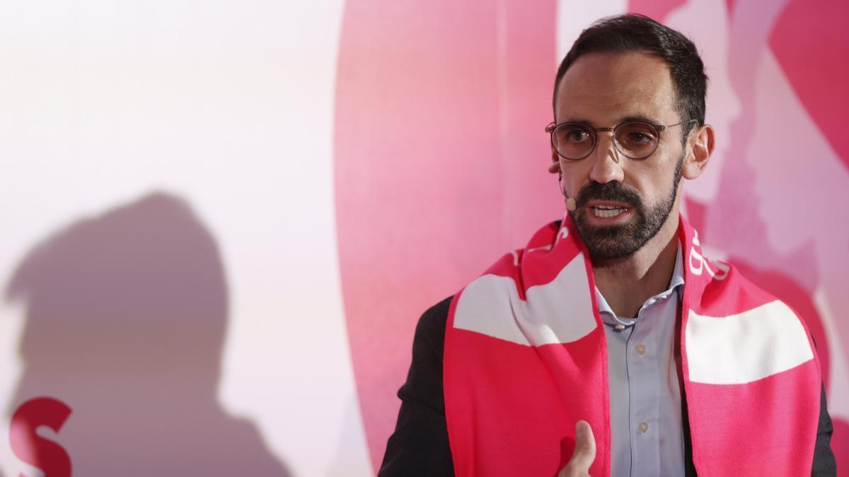 Juanfran Torres participa en un acto por el Día Mundial de la Lucha contra el Cáncer de mama