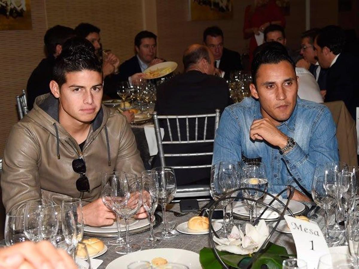 James Rodríguez y Keylor Navas, en la comida de Navidad del Real Madrid 2015.