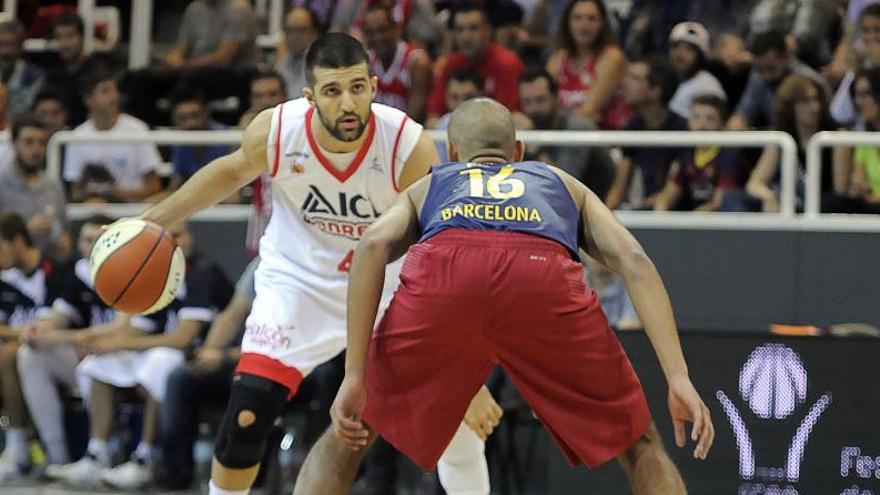 Cvetkovic, durant un partit contra el Barça.