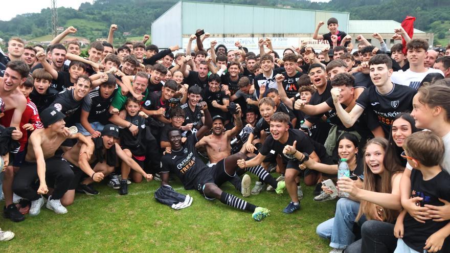 El Lealtad es de Segunda Federación: gana 3-1 al Llerenense extremeño empujado por una afición que llenó Les Caleyes