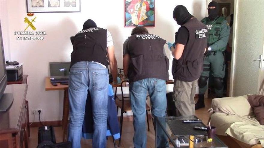 Die Guardia Civil beschlagnahmte in Palma Computer und Datenspeicher.