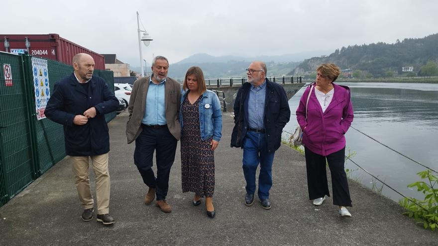 Las obras del puente de Ribadesella, defensa de los socialistas y ataque de los populares con la gestión del Principado