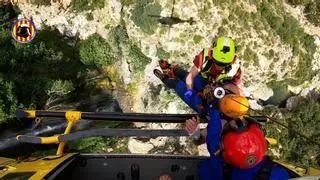 Un excursionista es rescatado en helicóptero tras lesionarse en el barranco del Nacimiento de Millares