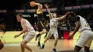 El CB Canarias hace del Santiago Martín un coto prohibido para los turcos