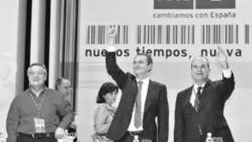 Críticas en el PSOE al giro del Gobierno en la ley de extranjería