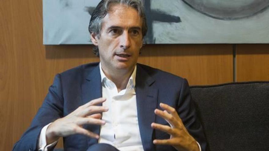 El ministro de Fomento, Íñigo de la Serna, durante la entrevista concedida esta semana al periódico.