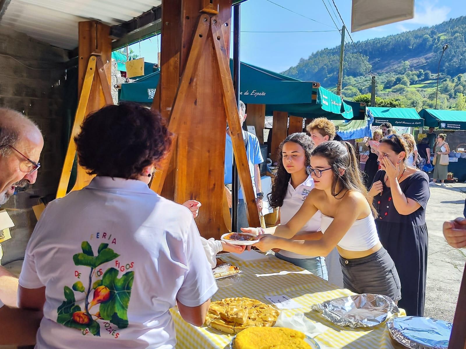 Escasez de figos, pero gran ambiente: así se ha vivido la feria de Rozaes