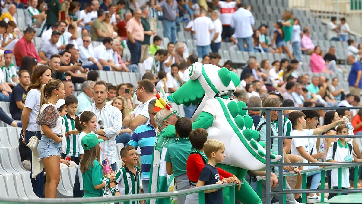 El Córdoba CF se enfrenta al UD Sanse en El Arcángel.