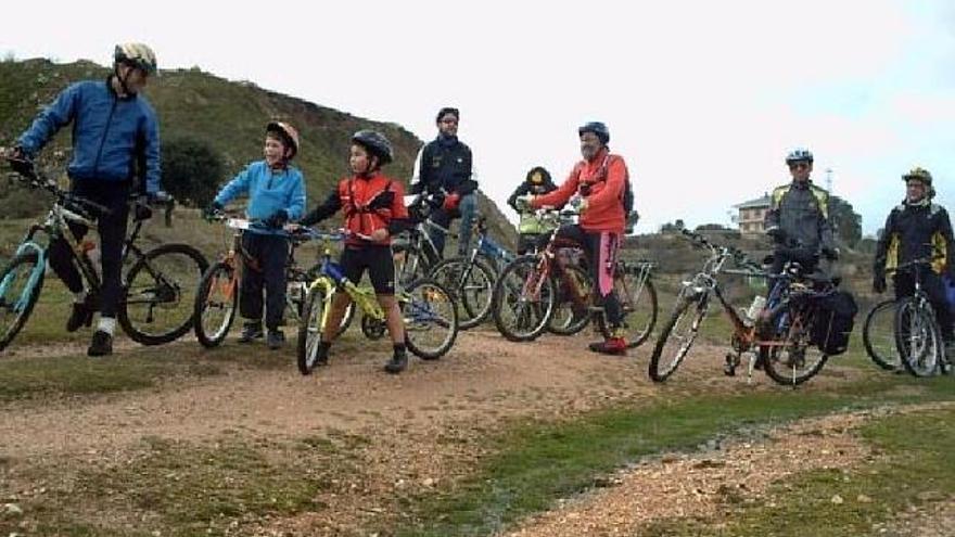 Ruta ciclista de la familia Mesonero por el «Anillo verde»