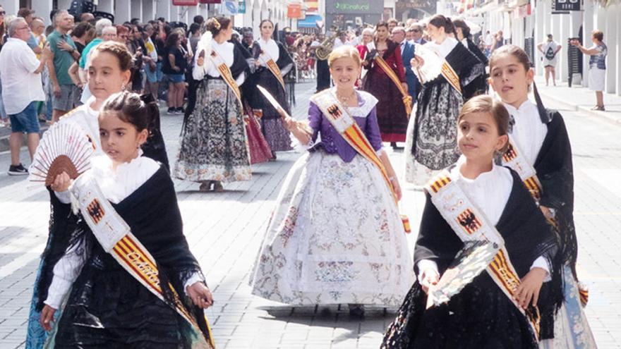 Las reinas y las damas de honor, ayer, durante el Día del Cristo.