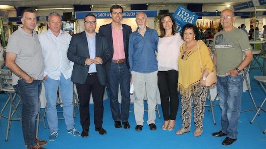 Miembros del PSOE malagueño en la feria de Sabor a Málaga.