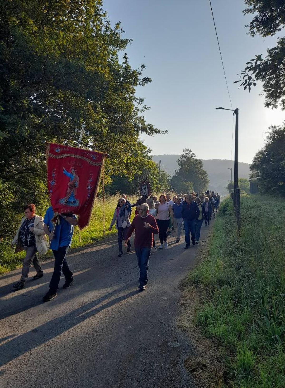 Los romeros de camino al templo.