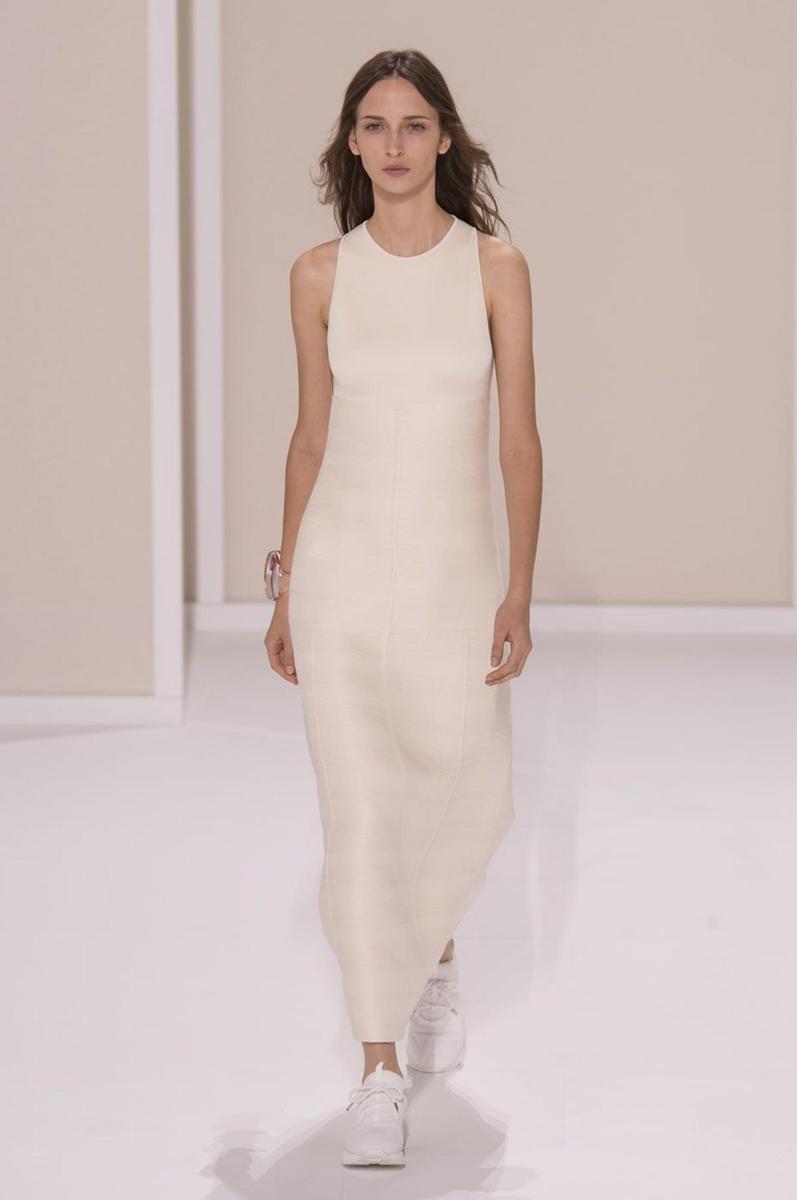 PFW: Hermès Primavera/Verano 2016, vestido blanco