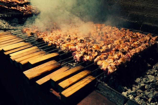 Pinchos de lechazo en el Mesón Pedro