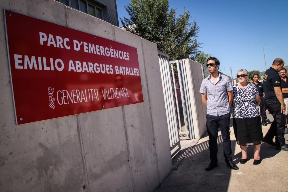 El parque de emergencias de Onil pasa a llevar el nombre del bombero forestal Emilio Abargues Bataller