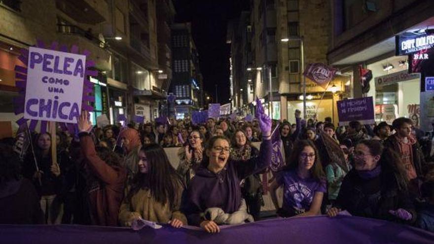 Cabecera de la manifestación feminista de Zamora a su paso por Santa Clara el pasado 8 de marzo, Día Internacional de la Mujer.