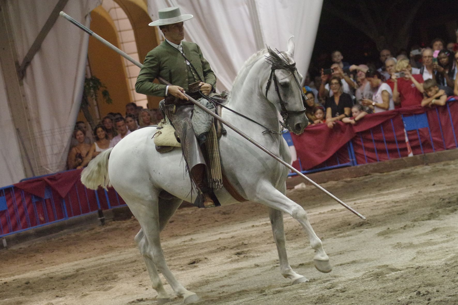 Exhibición ecuestre en el Real de la Feria de Málaga 2022