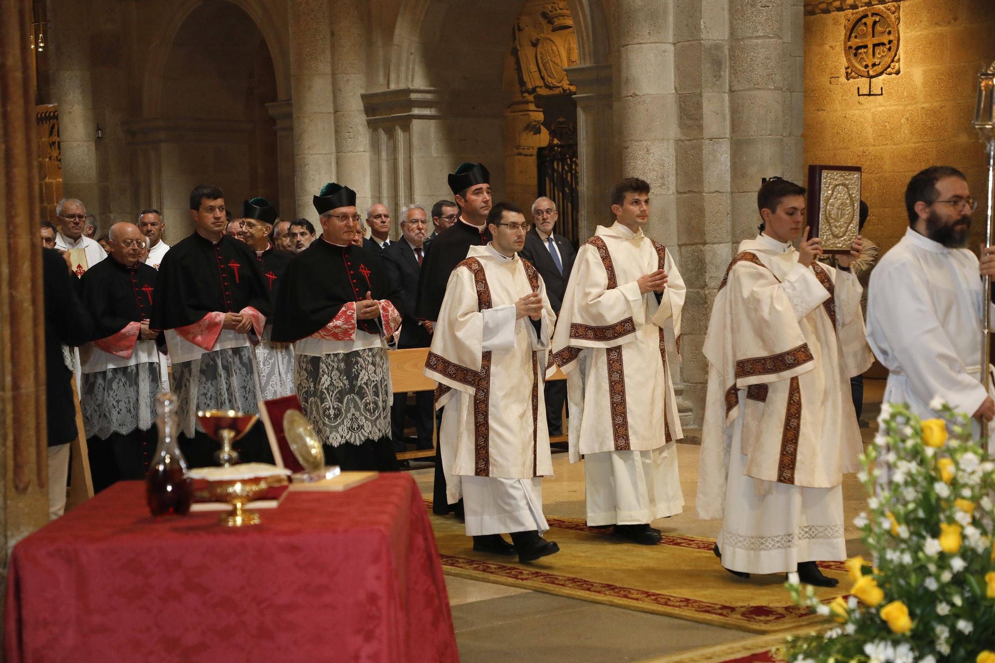 Ceremonia de toma de posesión del nuevo arzobispo de Santiago, monseñor Prieto