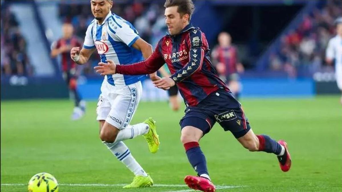 Losada, en un partido con el Levante UD