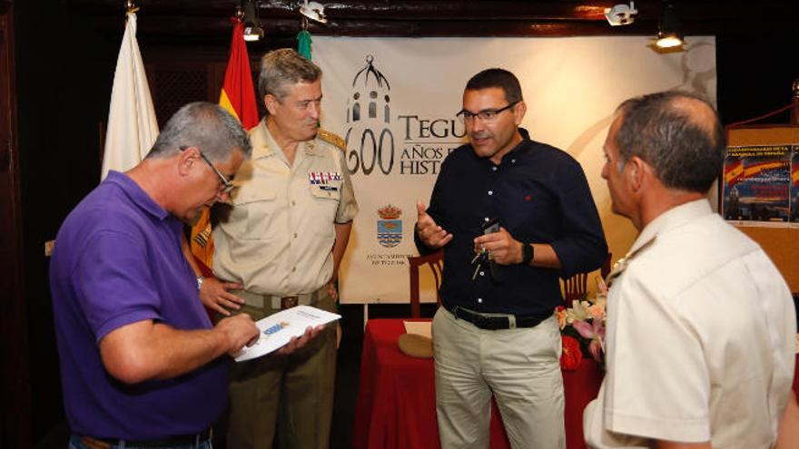 Presentación ayer de los actos del 175 aniversario de la bandera española.