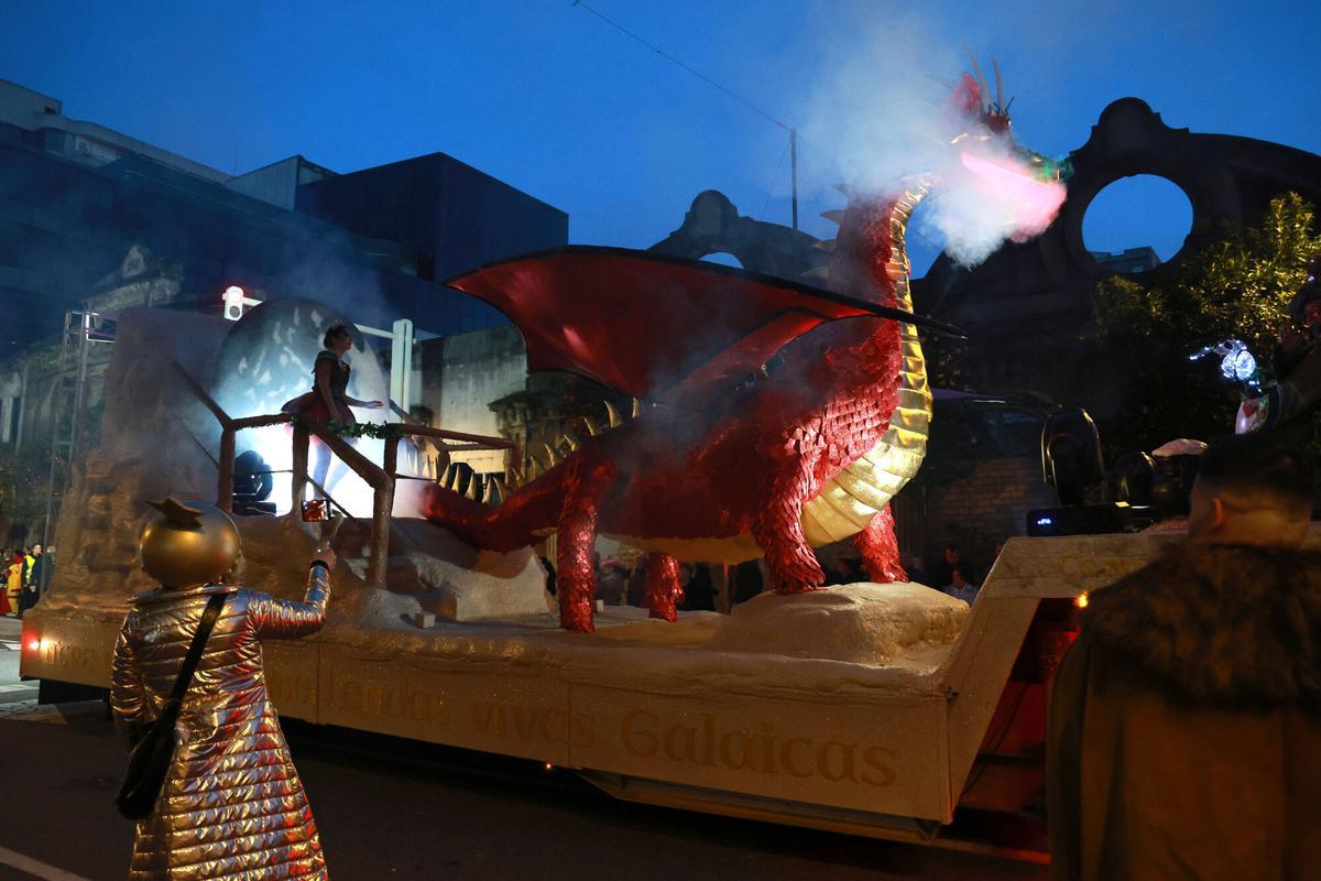 El Entroido vigués más colorido, en imágenes