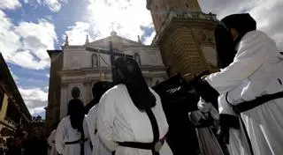 En imágenes | Procesiones del Jueves Santo en Zaragoza