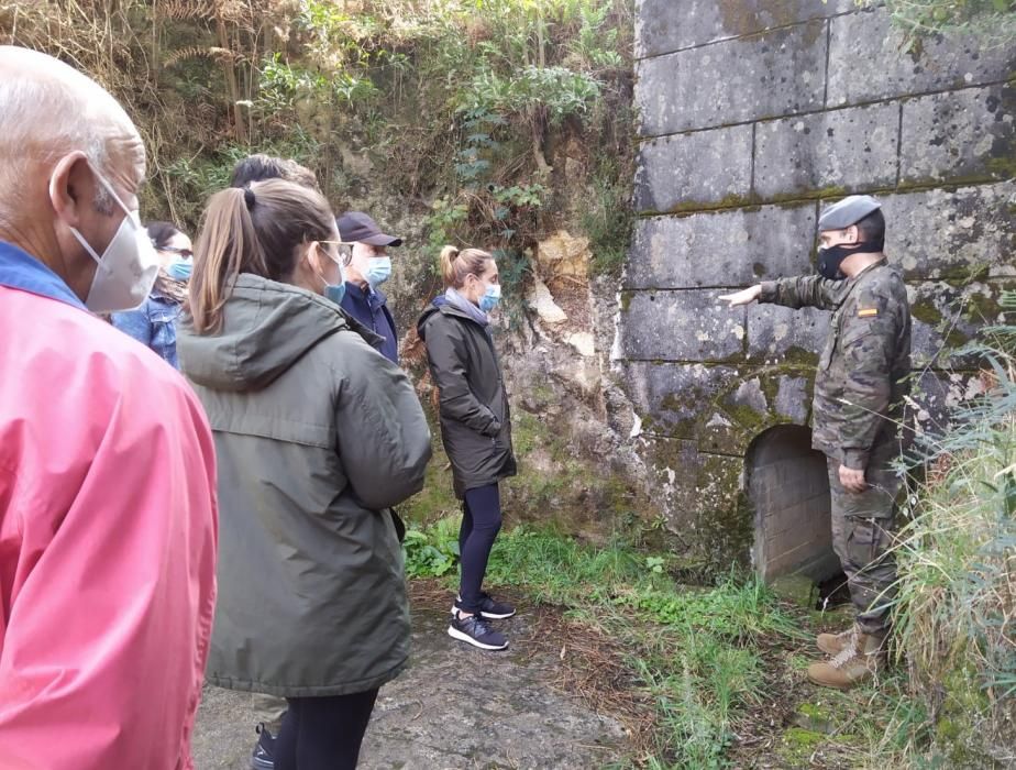 Visita inédita a la batería militar de O Grove