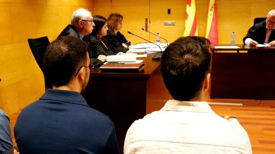 Dos condemnats a 6 anys per intentar matar tres joves a Empuriabrava l'agost del 2019 no entraran a presó