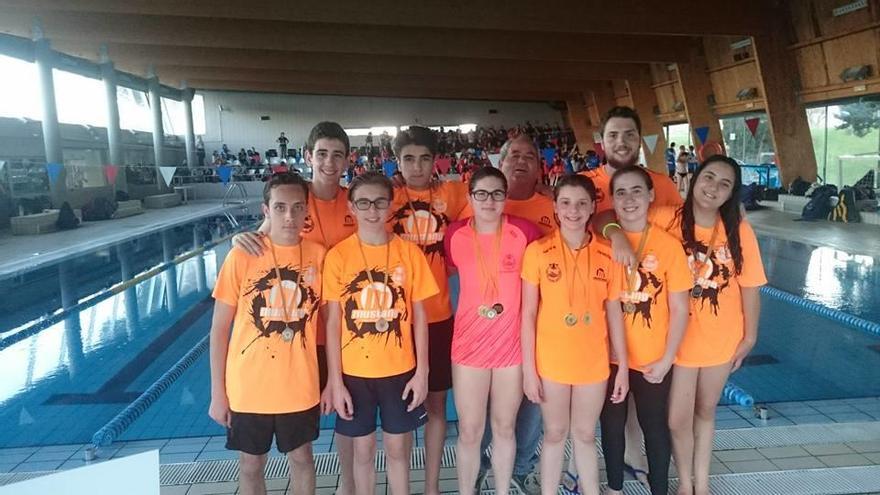 El Elche Club Natación suma 17 medallas en el Autonómico con aletas infantil y cadete