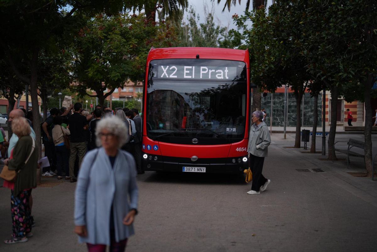 TMB pone en marcha la X2 (El Prat-BCN), su segunda línea exprés
