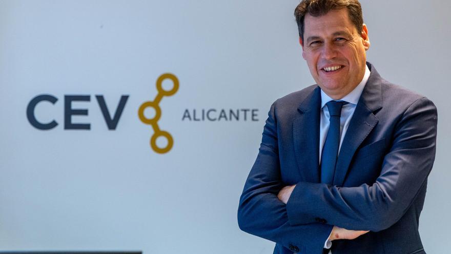 César Quintanilla, CEV: &quot;Los alicantinos dejamos de ir a Valencia pensando que no servía para nada y es un error histórico&quot;