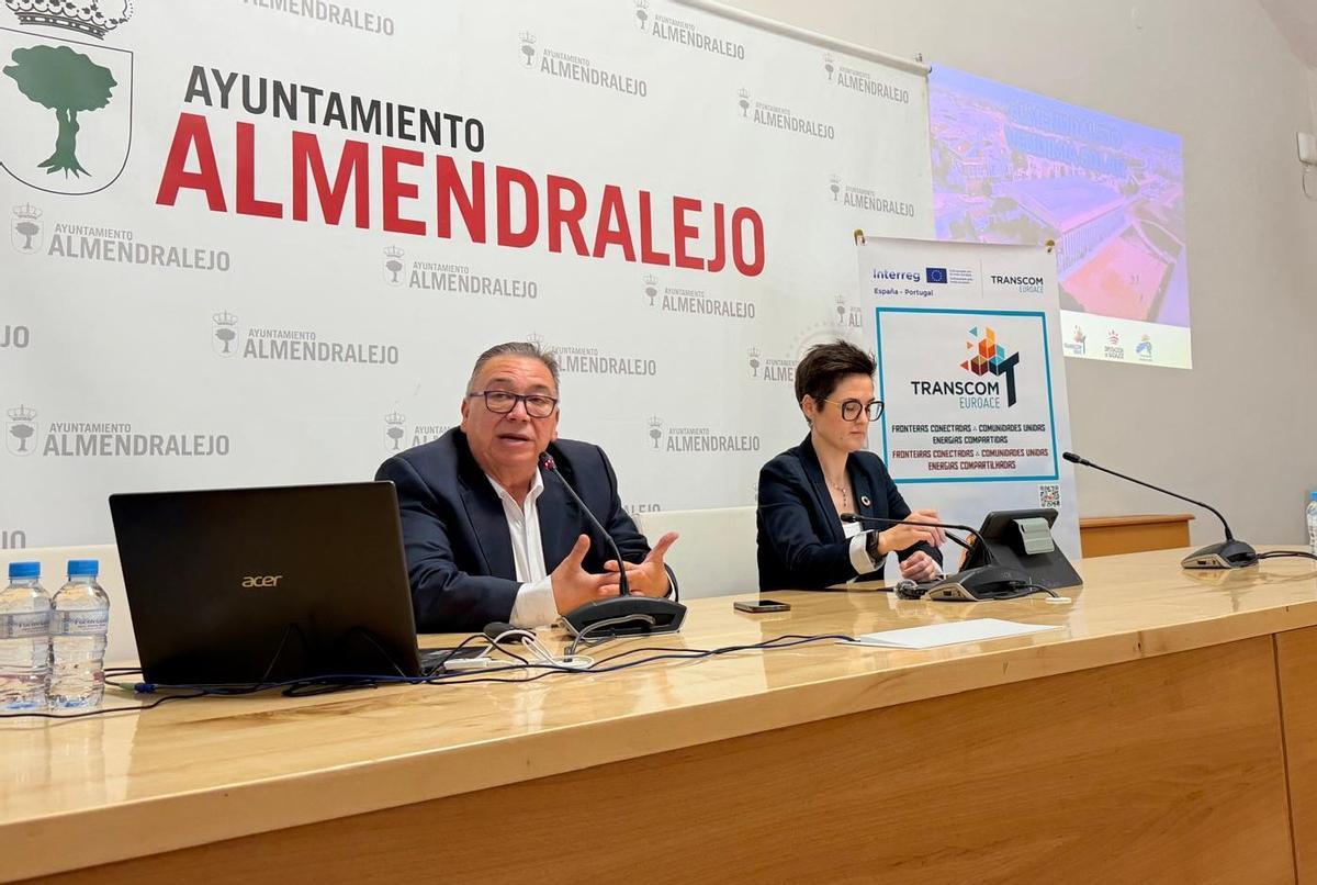 El alcalde, José María Ramírez, y la presidenta de la Diputación, Raquel del Puerto, presentaron el proyecto.