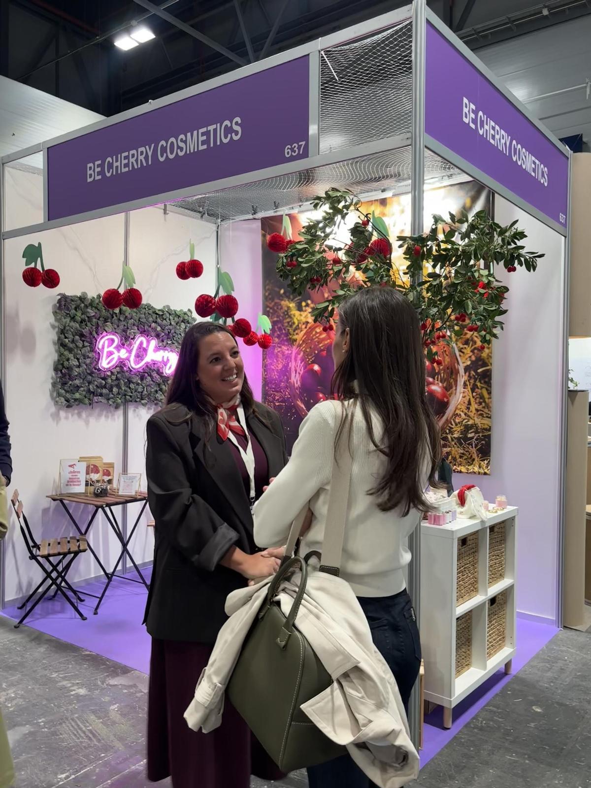 La marca cosmética de dos hermanas de Plasencia desarrollada desde el medio rural que llega a palacio