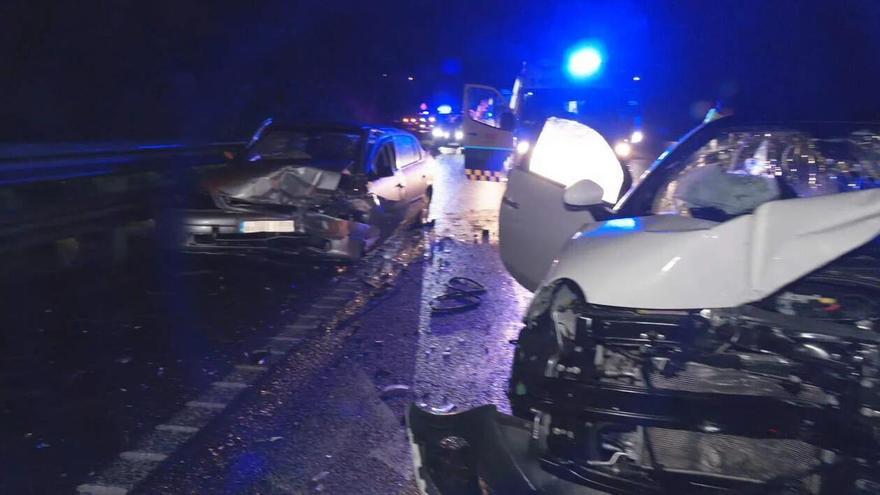 Un turista brasileño kamikaze provoca un accidente con tres heridos en Tui