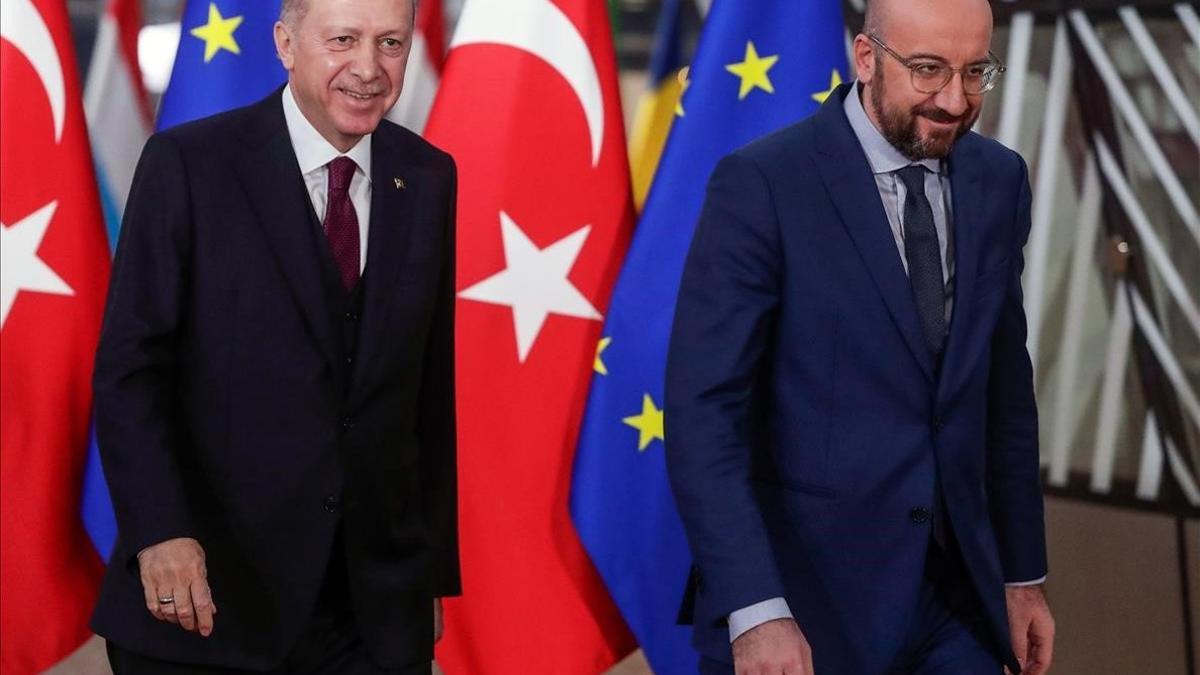 Erdogan, presidente de Turquía, y Michel, presidente del Consejo de Europa, en Bruselas.